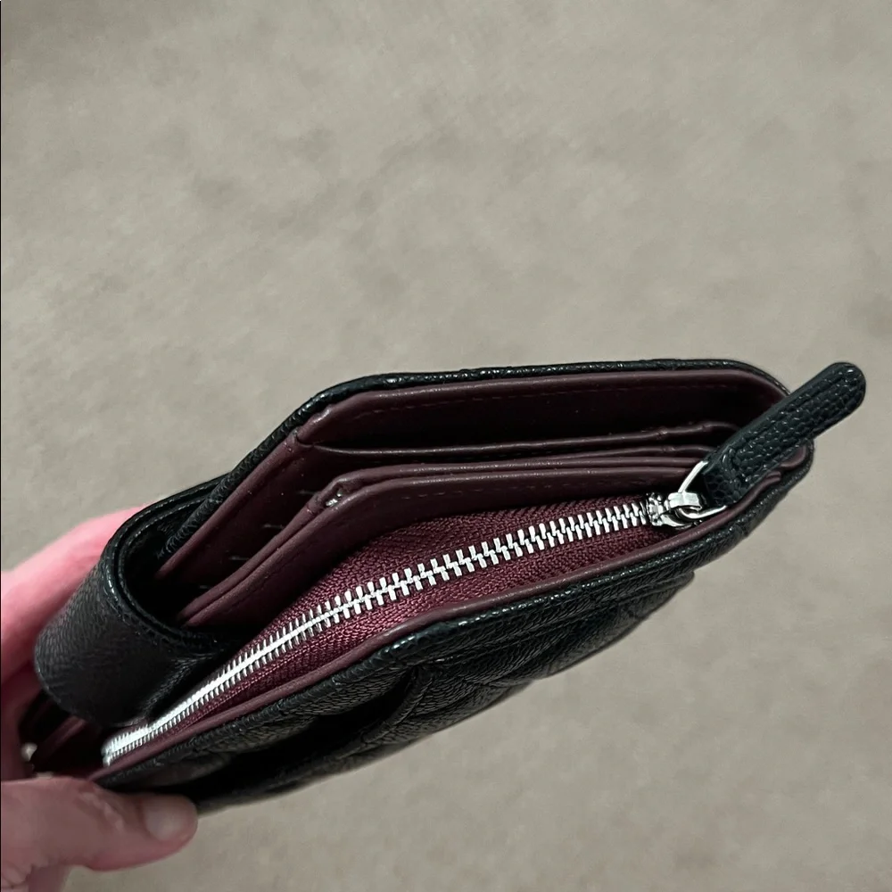 Black Quilted Wallet - Picture 5 of 6